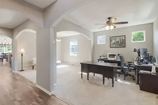 422 W Amberside Dr, Elgin, IL 60124 - Photo 5