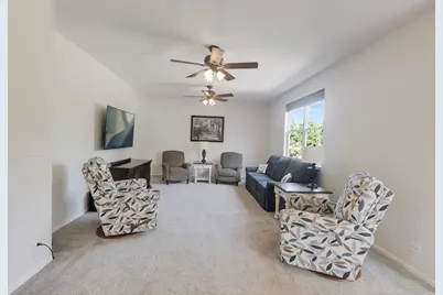 422 W Amberside Drive, Elgin, IL 60124 - Photo 9