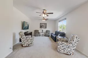 422 W Amberside Dr, Elgin, IL 60124 - Photo 9