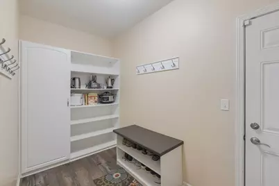 422 W Amberside Drive, Elgin, IL 60124 - Photo 13