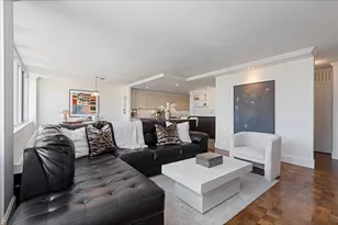 1 E Schiller St, Chicago, IL 60610 - Photo 9