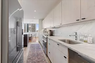 1 E Schiller St, Chicago, IL 60610 - Photo 15