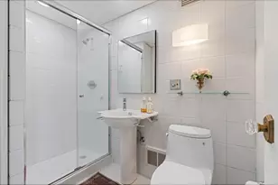 1 E Schiller St, Chicago, IL 60610 - Photo 23