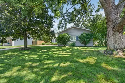2021 Lancaster Lane, Wheaton, IL 60189 - Photo 3