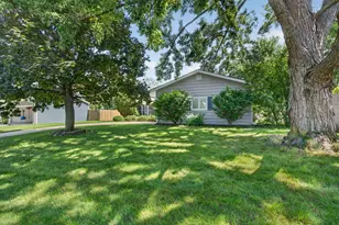 2021 Lancaster Ln, Wheaton, IL 60189 - Photo 3