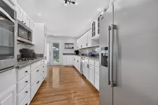 2021 Lancaster Ln, Wheaton, IL 60189 - Photo 21