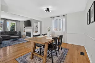 2021 Lancaster Ln, Wheaton, IL 60189 - Photo 9