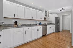 2021 Lancaster Ln, Wheaton, IL 60189 - Photo 17