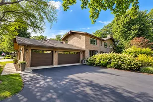 1441 Fox Ln, Hinsdale, IL 60521 - Photo 1