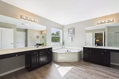 18804 W Chatham Way, Lake Villa, IL 60046 - Photo 17