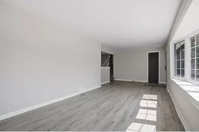 428 E 156th Place, South Holland, IL 60473 - Photo 5