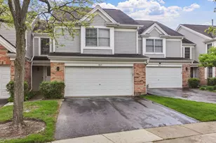4825 Turnberry Dr, Hoffman Estates, IL 60010 - Photo 1
