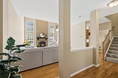 2008 Ivy Ridge Drive #2008, Hoffman Estates, IL 60192 - Photo 3