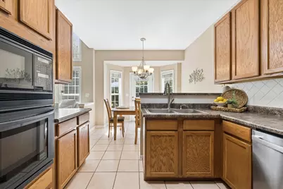 2008 Ivy Ridge Drive #2008, Hoffman Estates, IL 60192 - Photo 9