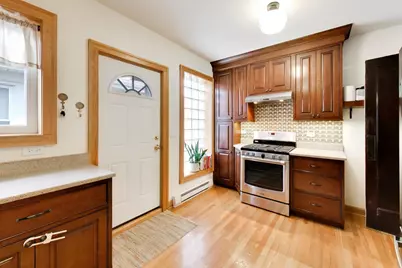 4147 N Dickinson Avenue, Chicago, IL 60641 - Photo 11