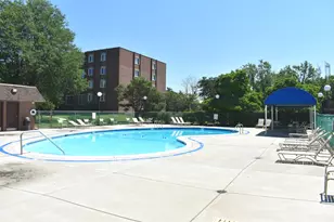 8001 W Courte Dr, Niles, IL 60714 - Photo 21