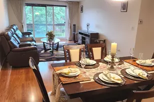 8001 W Courte Dr, Niles, IL 60714 - Photo 3