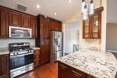 2673 S Embers Lane, Arlington Heights, IL 60005 - Photo 7