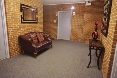 950 Washington Boulevard #109, Oak Park, IL 60302 - Photo 3