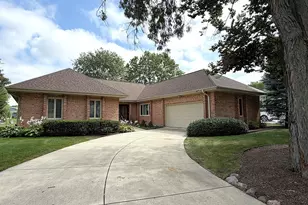 2S015 Ironwood Ln, Wheaton, IL 60189 - Photo 1