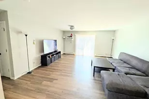 1243 Brown St, Des Plaines, IL 60016 - Photo 3