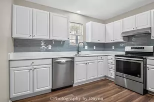 702 Huntington Ct, Bourbonnais, IL 60914 - Photo 9