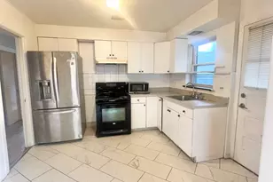 5032 Crain St, Skokie, IL 60077 - Photo 11
