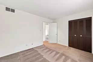 1600 Cambourne Ln, Schaumburg, IL 60194 - Photo 17