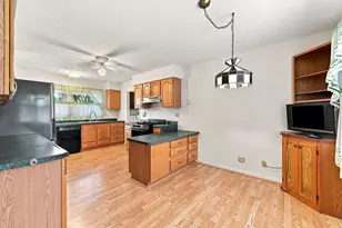 1600 Cambourne Ln, Schaumburg, IL 60194 - Photo 13
