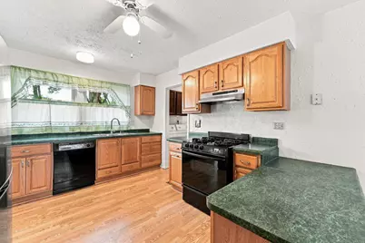 1600 Cambourne Lane, Schaumburg, IL 60194 - Photo 11