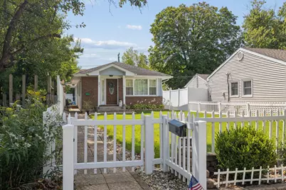 241 W Quincy Street, Westmont, IL 60559 - Photo 1