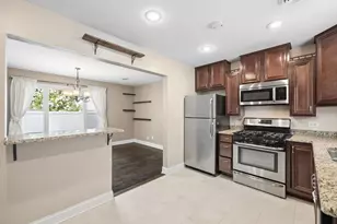 241 W Quincy St, Westmont, IL 60559 - Photo 5
