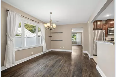 241 W Quincy Street, Westmont, IL 60559 - Photo 7