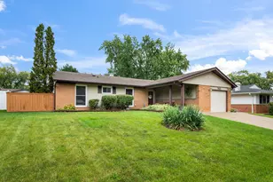 743 Delphia Ave, Elk Grove Village, IL 60007 - Photo 1