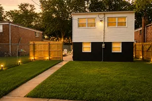 8820 S Princeton Ave, Chicago, IL 60620 - Photo 3
