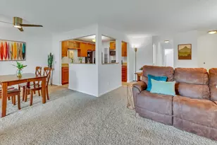 1374 Williamsburg Dr, Schaumburg, IL 60193 - Photo 7