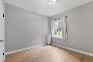 918 W Sunnyside Ave, Chicago, IL 60640 - Photo 11