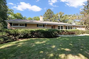 100 Green Bay Rd, Highland Park, IL 60035 - Photo 1