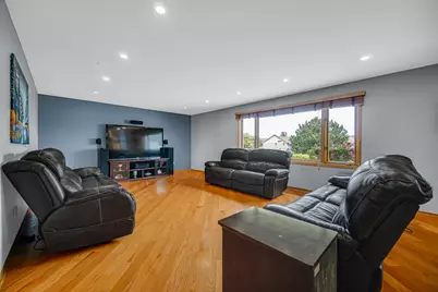 8544 Meadows Edge Trail, Tinley Park, IL 60487 - Photo 17