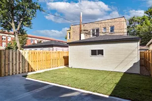3754 W Sunnyside Ave, Chicago, IL 60625 - Photo 27