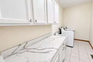247 Alyssum Ct, Romeoville, IL 60446 - Photo 9