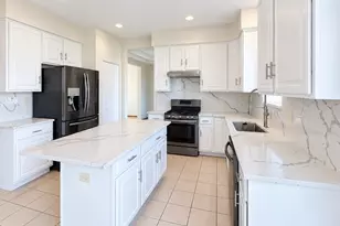 247 Alyssum Ct, Romeoville, IL 60446 - Photo 3
