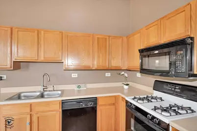 16006 Golfview Drive, Lockport, IL 60441 - Photo 9