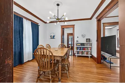 614 W Oakland Avenue, Bloomington, IL 61701 - Photo 3