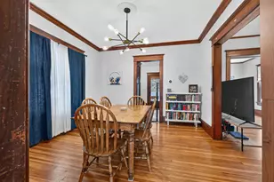 614 W Oakland Ave, Bloomington, IL 61701 - Photo 3