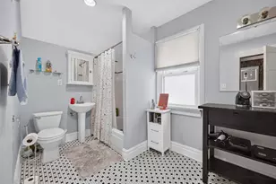 614 W Oakland Ave, Bloomington, IL 61701 - Photo 21