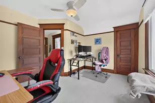 614 W Oakland Ave, Bloomington, IL 61701 - Photo 25