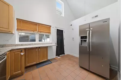 2100 N Damen Avenue #2R, Chicago, IL 60647 - Photo 5