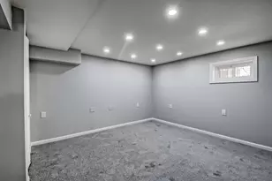 2741 W Chase Ave, Chicago, IL 60645 - Photo 19