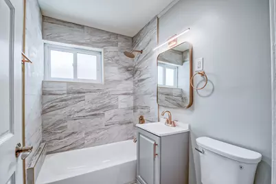 2741 W Chase Avenue, Chicago, IL 60645 - Photo 11